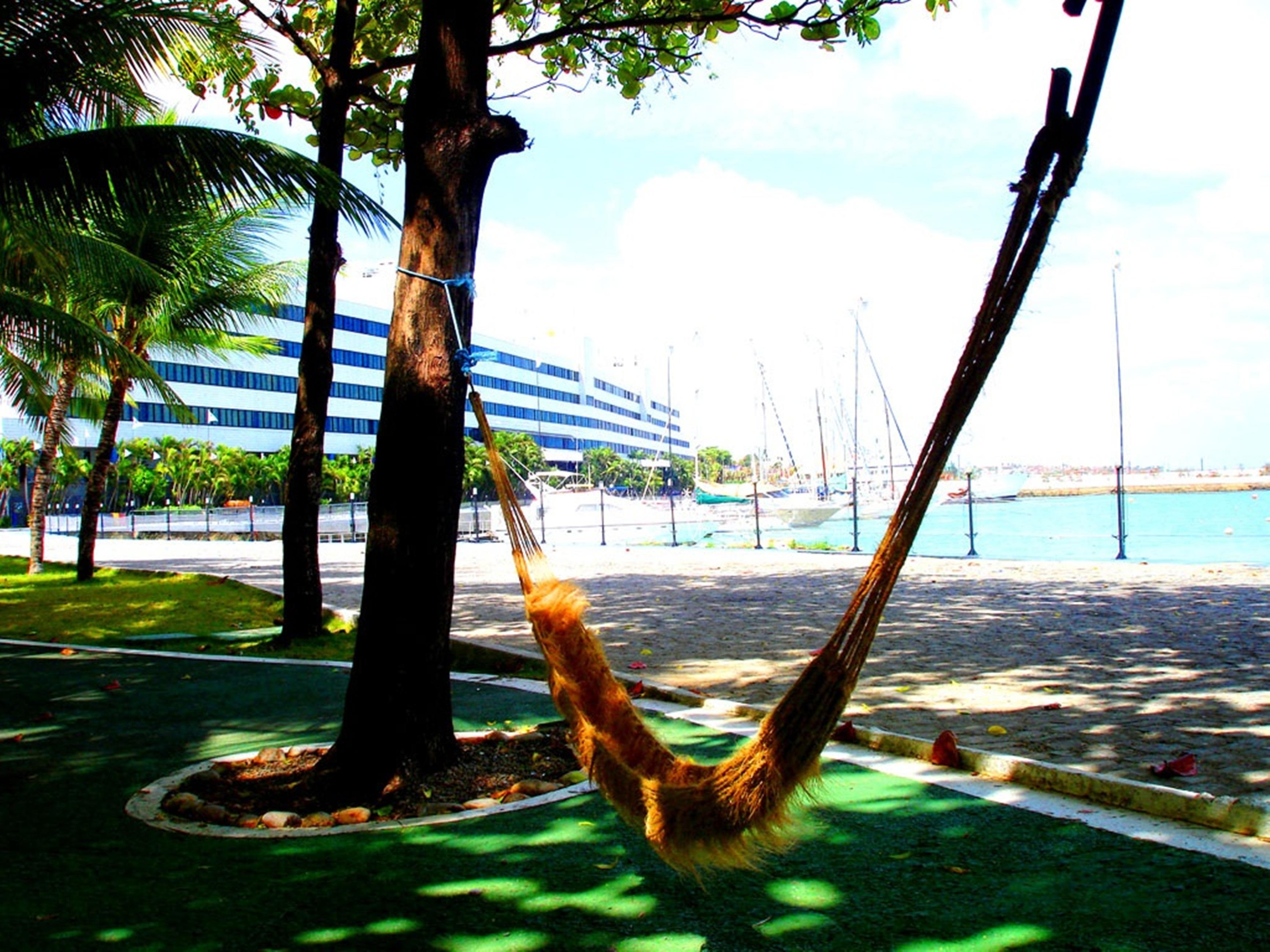 Marina Park Hotel Fortaleza  Exteriér fotografie The anchor of the USS Maine