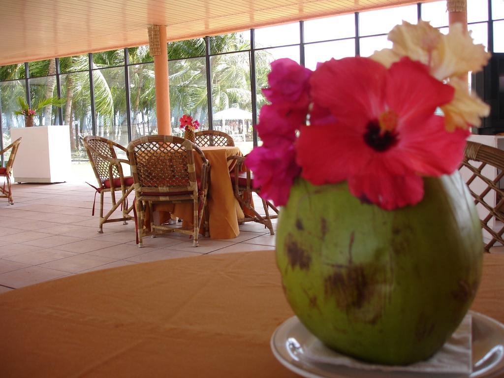 Marina Park Hotel Fortaleza  Exteriér fotografie A coconut drink